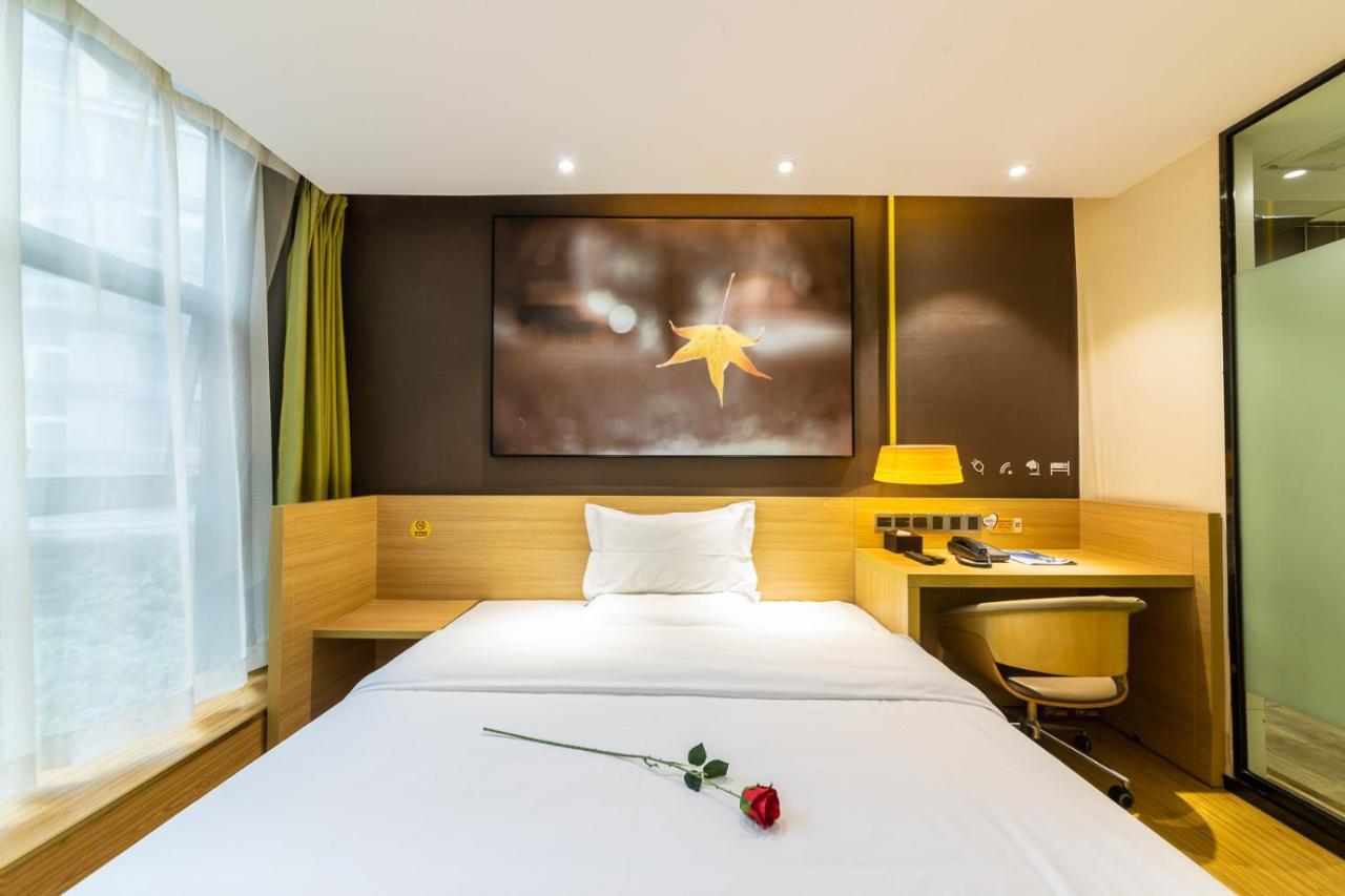 Iu Hotel Chongqing Jiefangbei Bagian luar foto