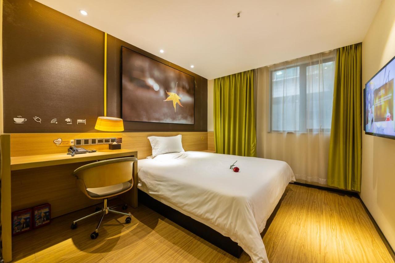Iu Hotel Chongqing Jiefangbei Bagian luar foto