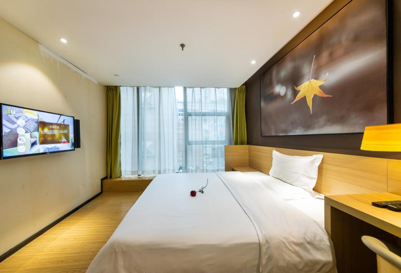 Iu Hotel Chongqing Jiefangbei Bagian luar foto