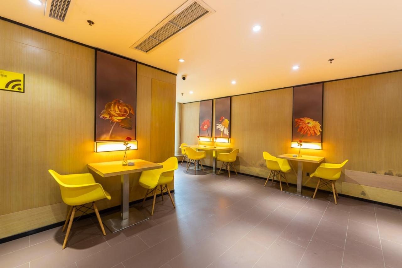 Iu Hotel Chongqing Jiefangbei Bagian luar foto