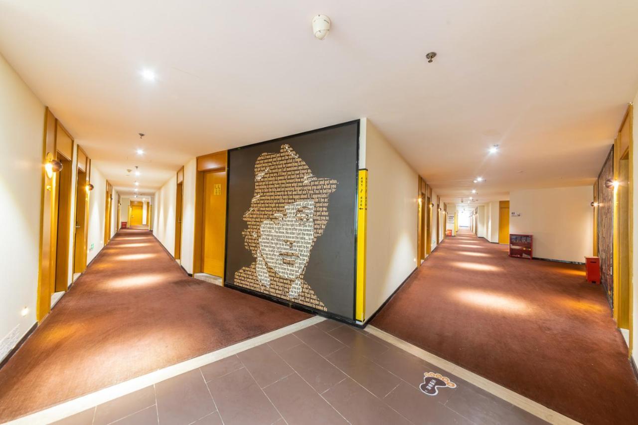 Iu Hotel Chongqing Jiefangbei Bagian luar foto